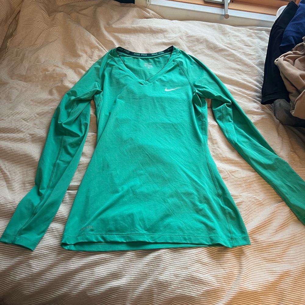 Nike Women's Green Long Sleeve Top